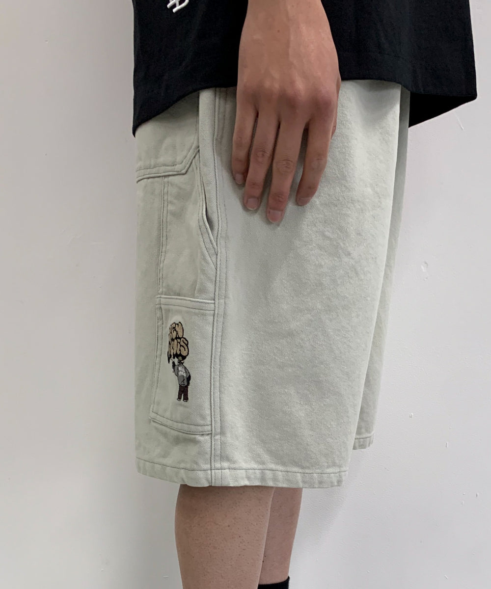 オフホワイト　モデル:175cm L着用