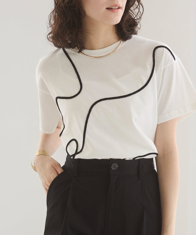 コード刺繍デザインTシャツ