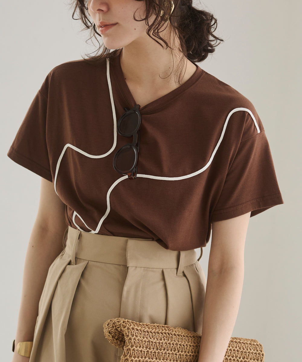コード刺繍デザインTシャツ