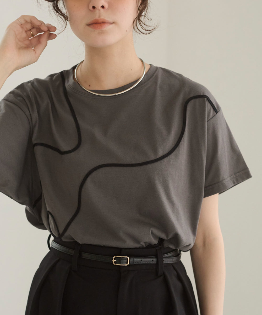 コード刺繍デザインTシャツ