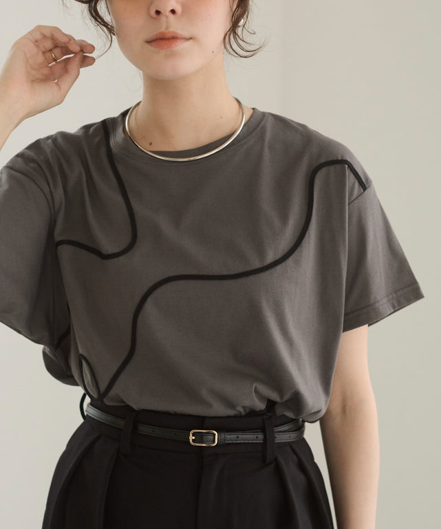 コード刺繍デザインTシャツ