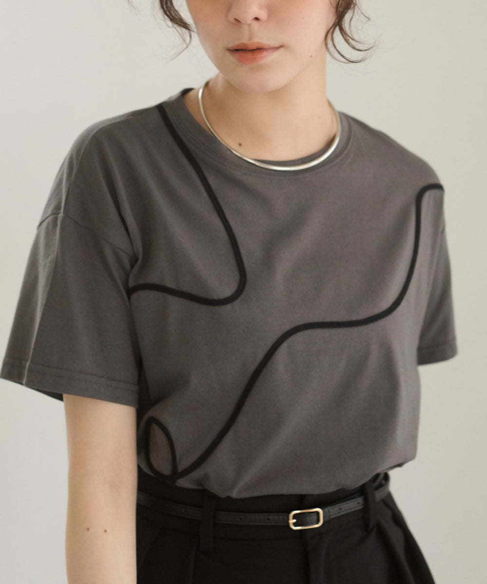 コード刺繍デザインTシャツ