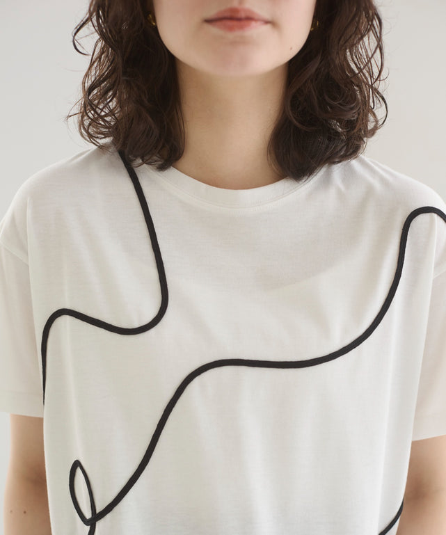 コード刺繍デザインTシャツ