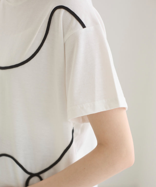コード刺繍デザインTシャツ