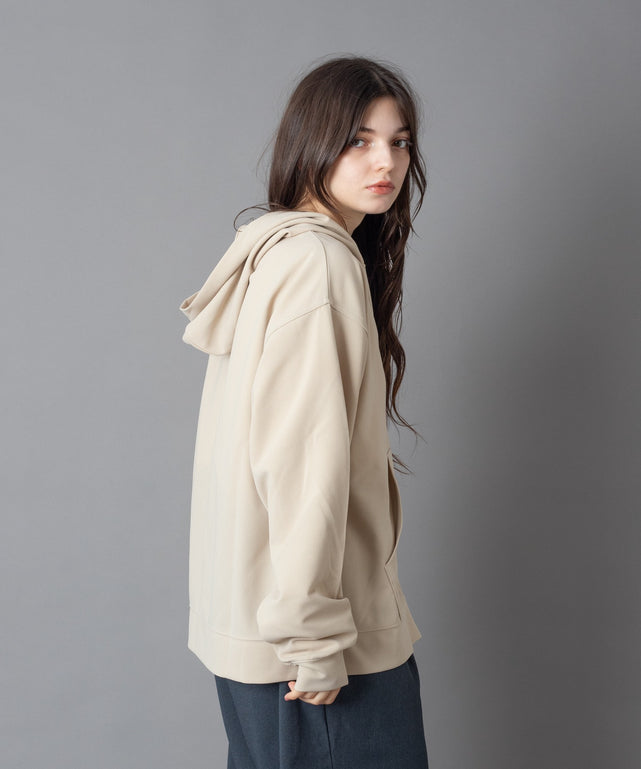 Lベージュ モデル：162cm M着用