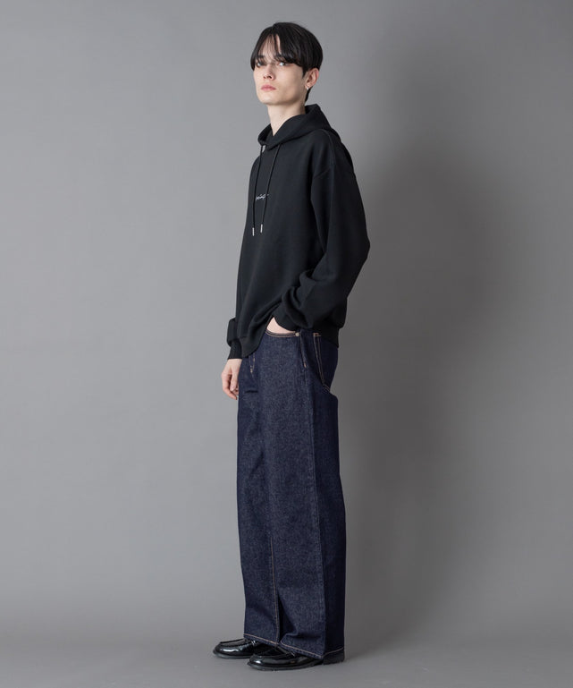 ブラック モデル：180㎝　L着用