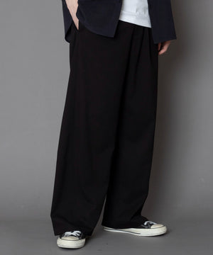 ﾌﾞﾗｯｸ モデル：180cm L着用