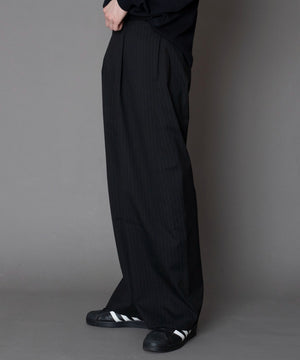 ﾌﾞﾗｯｸｽﾄﾗｲﾌﾟ モデル：180cm L着用