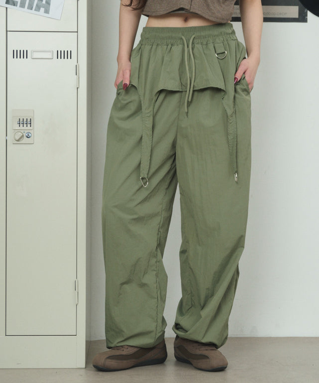 ガーターデザインナイロンパンツ/カーキ モデル：163cm F着用
