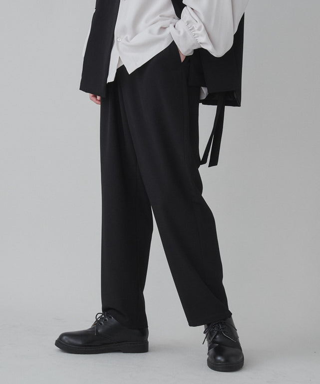 ブラック モデル：180cm L着用