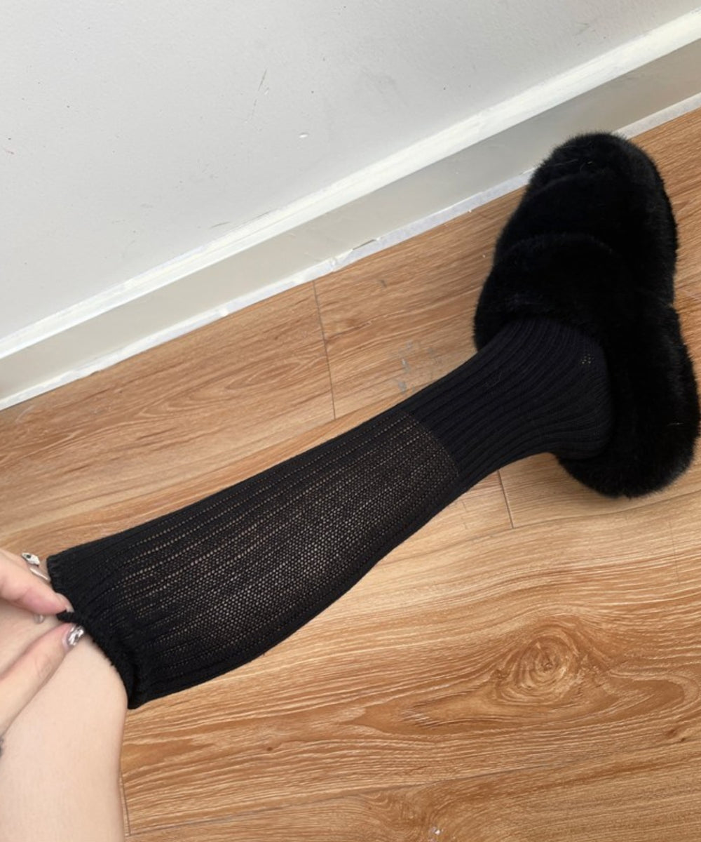 ブラック
