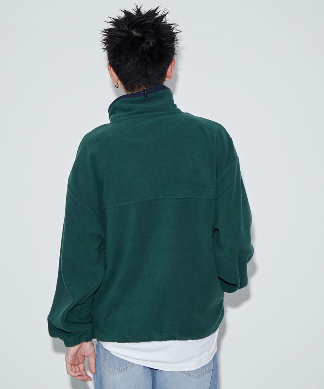 グリーン　モデル：180㎝　L着用
