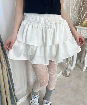 ホワイト モデル：160㎝ F着用