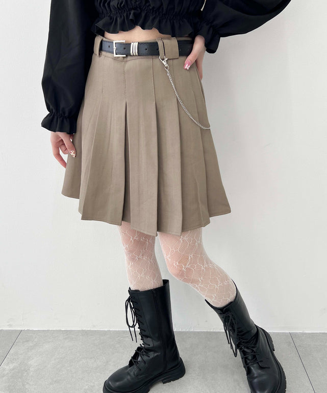 ベージュ モデル：160㎝ F着用