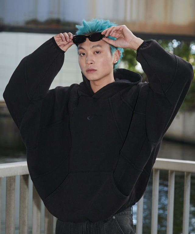 ブラック モデル：178cm L着用