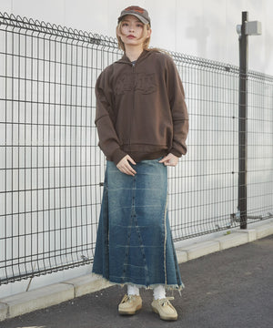 ブラウン　モデル:169cm M着用