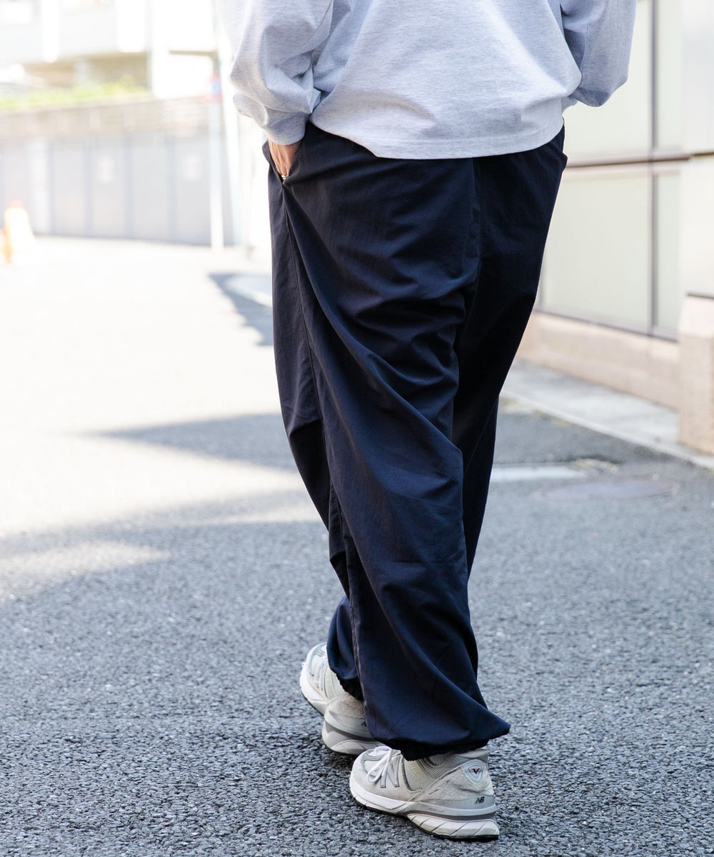 ネイビー モデル：178cm L着用