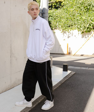 ホワイト モデル：178cm L着用
