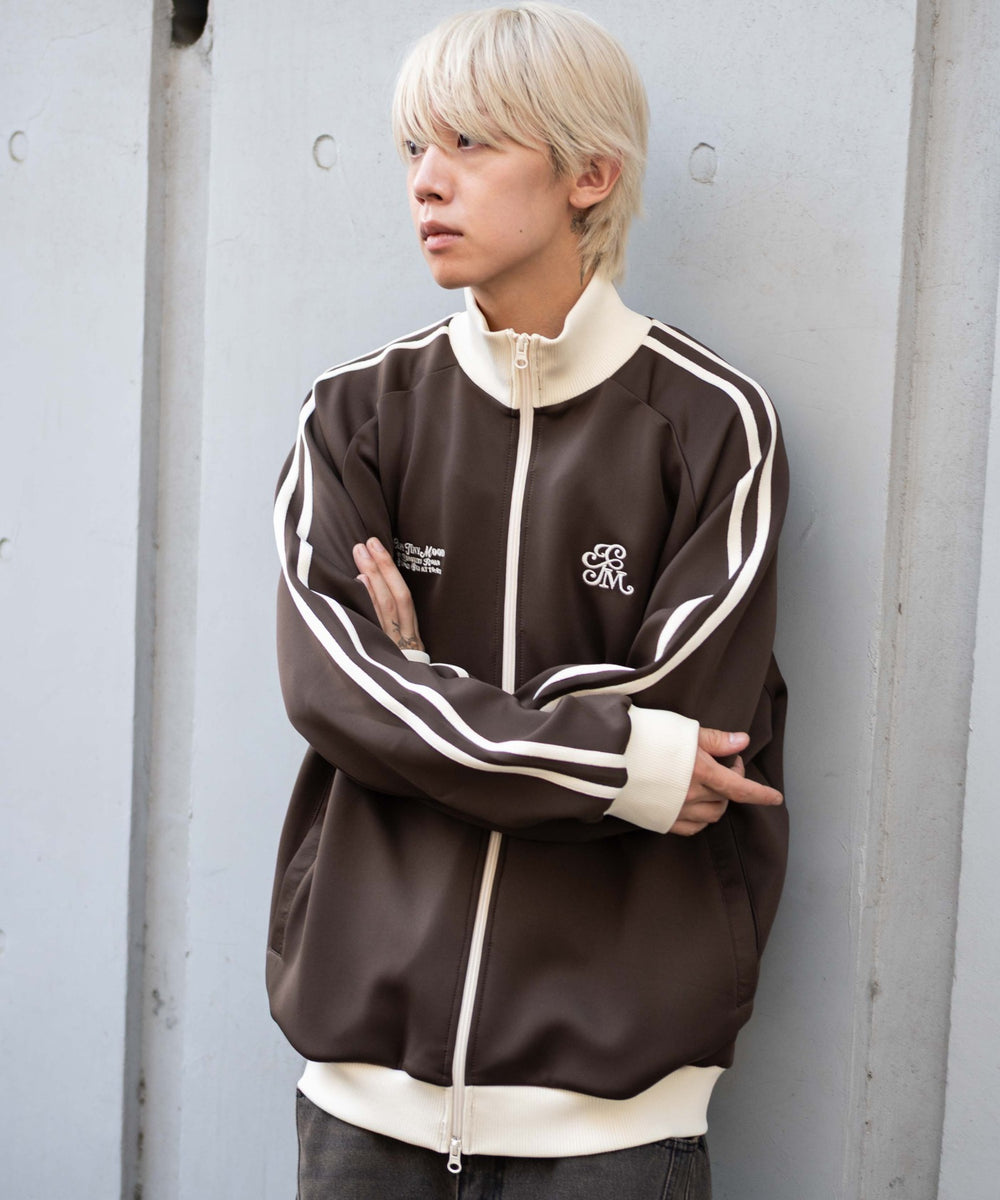 ブラウン モデル：175cm L着用