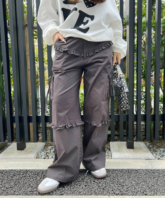 フリルカーゴパンツ/チャコール モデル：155㎝ F着用
