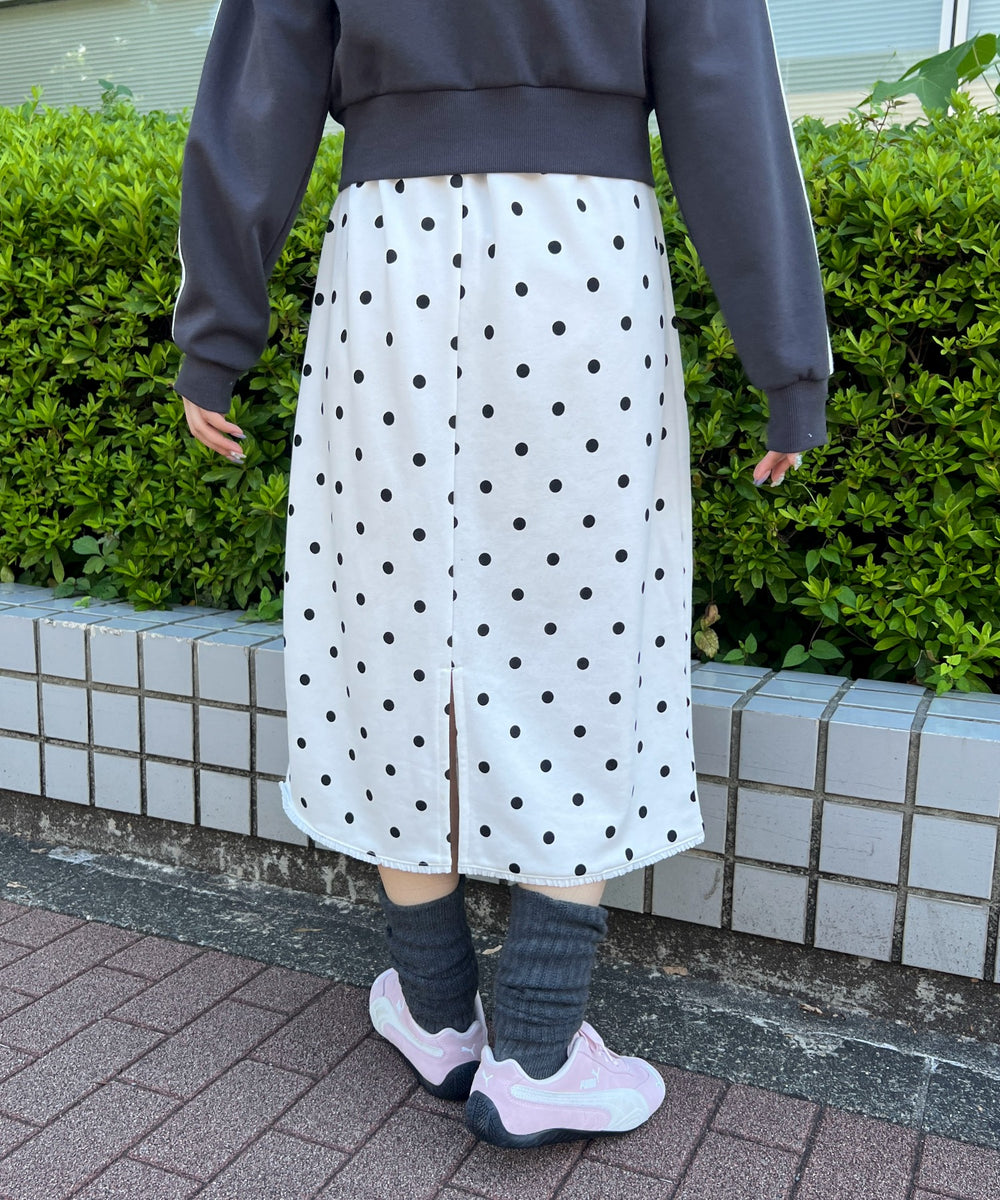 ホワイト モデル：160㎝ F着用
