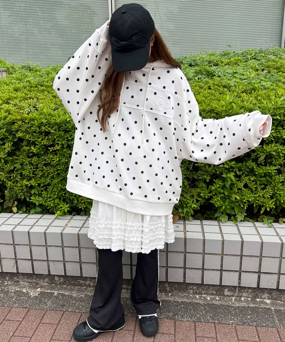 ホワイト モデル：155㎝ F着用