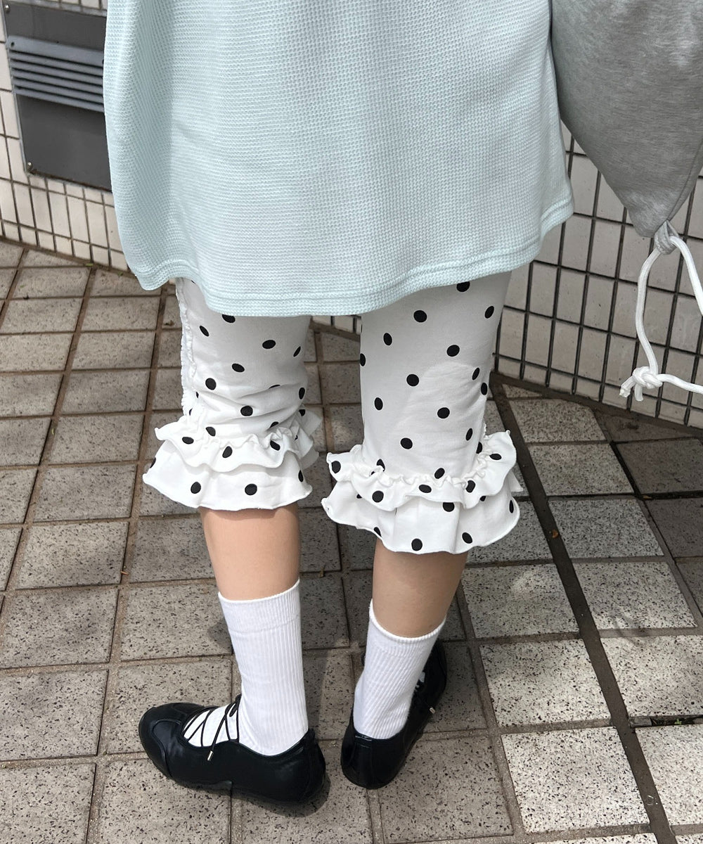 ホワイト モデル：160㎝ F着用