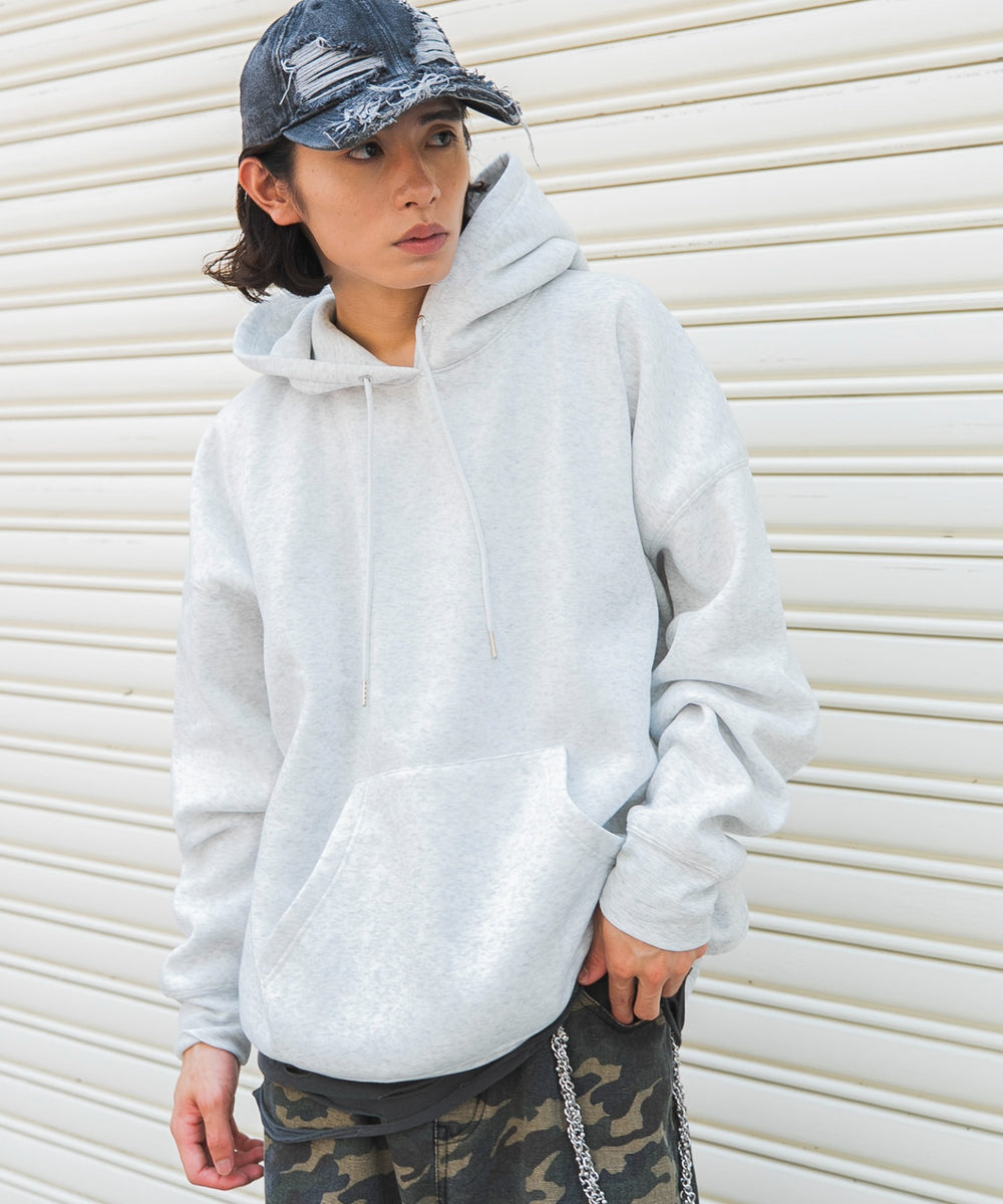 グレー モデル：182cm L着用