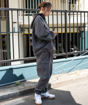 スミクロ　モデル：163cm M着用