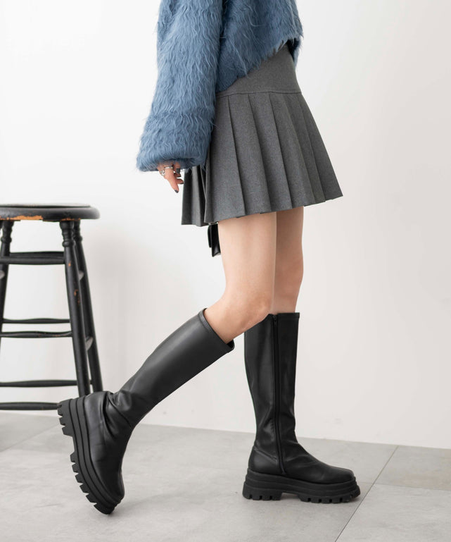 グレー　モデル:161cm M着用