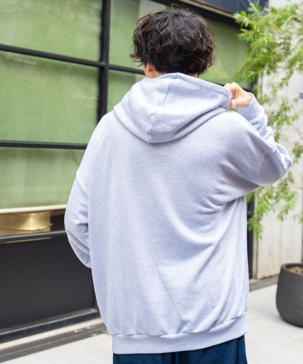 グレー モデル：175cm L着用