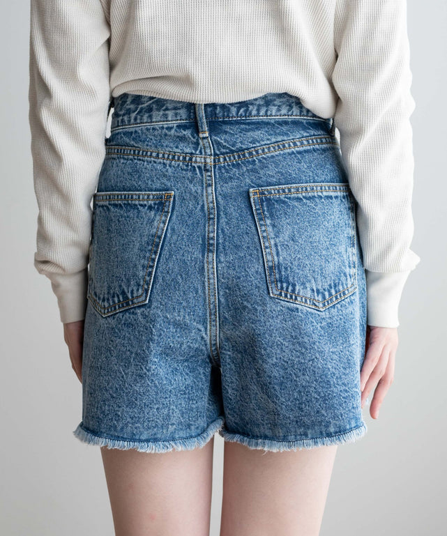 デニム中濃加工 モデル：160cm M着用