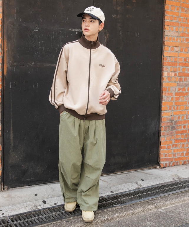 ベージュ モデル：180cm L着用