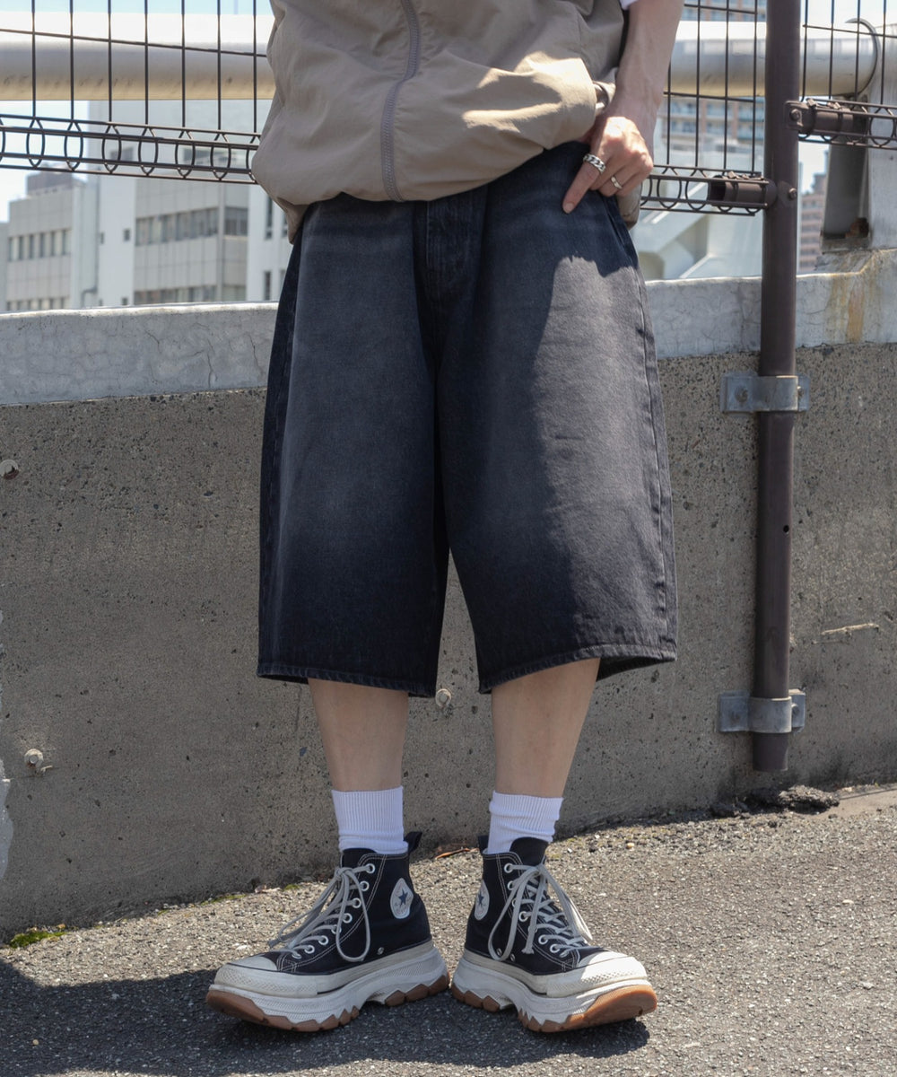 ブラック モデル：175cm L着用