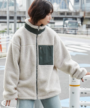 ベージュ モデル：160cm L着用