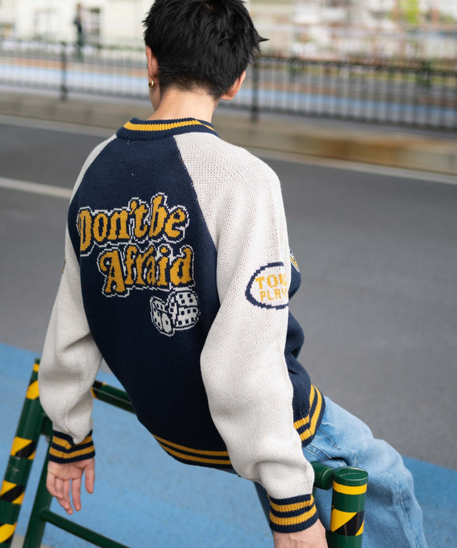 ネイビー モデル：180cm L着用