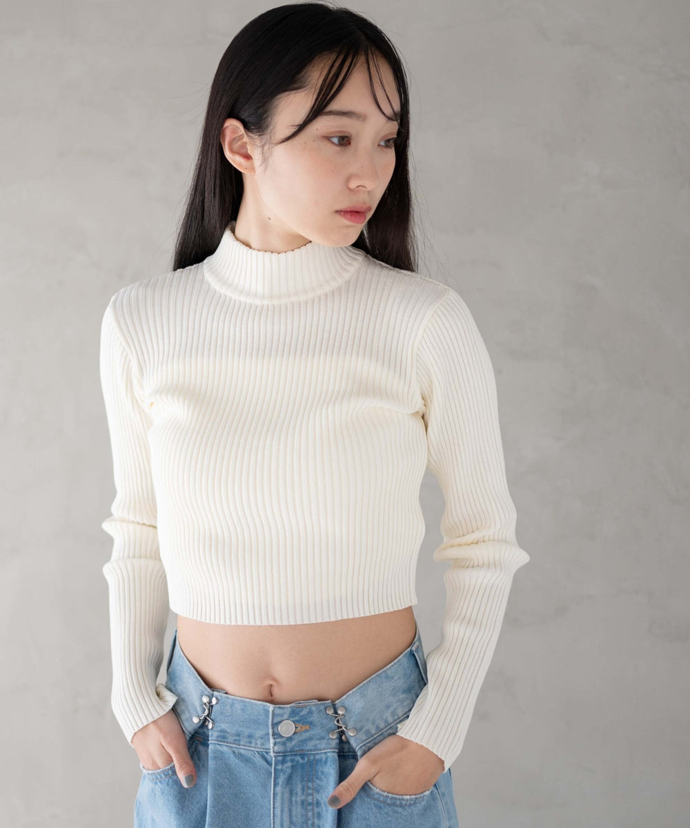 オフホワイト モデル：161cm F着用