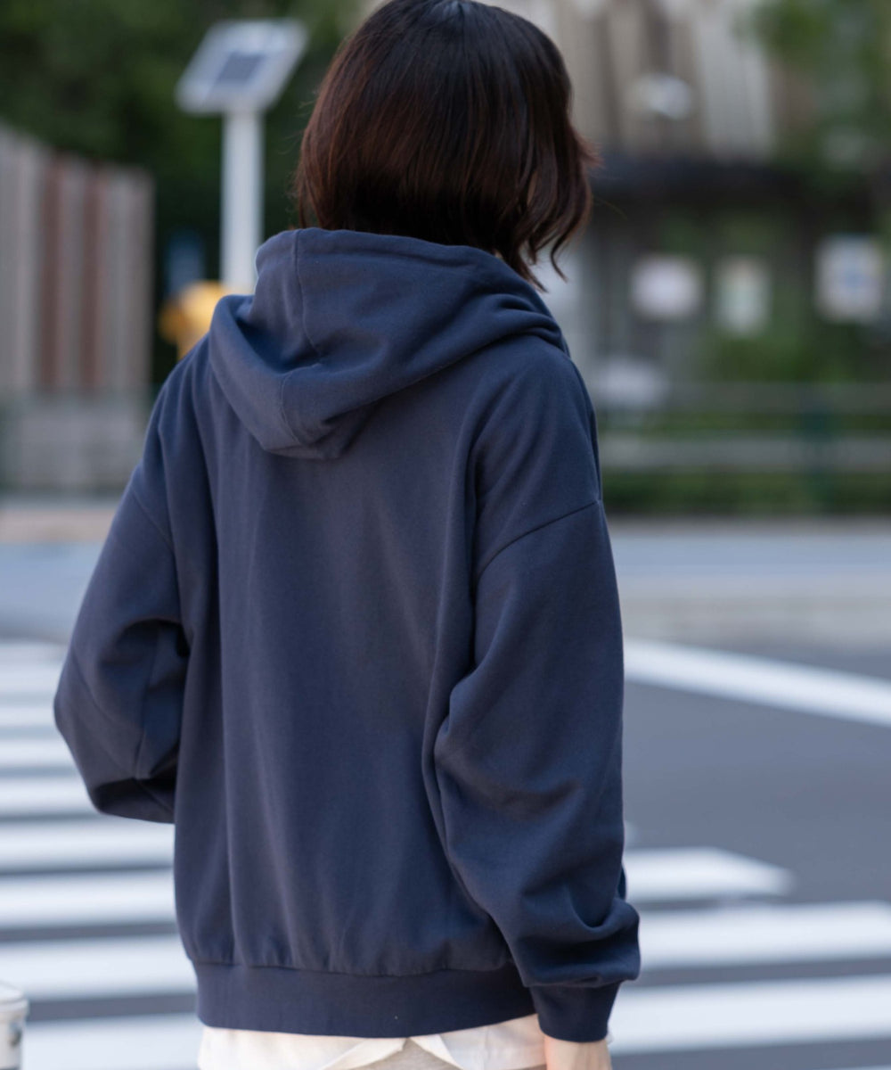 ネイビー モデル：175cm L着用