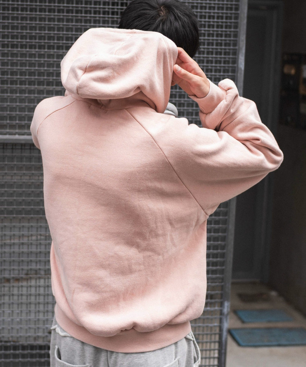 ピンク モデル：180cm L着用