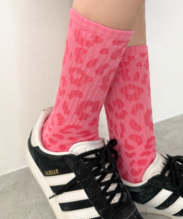 ピンク