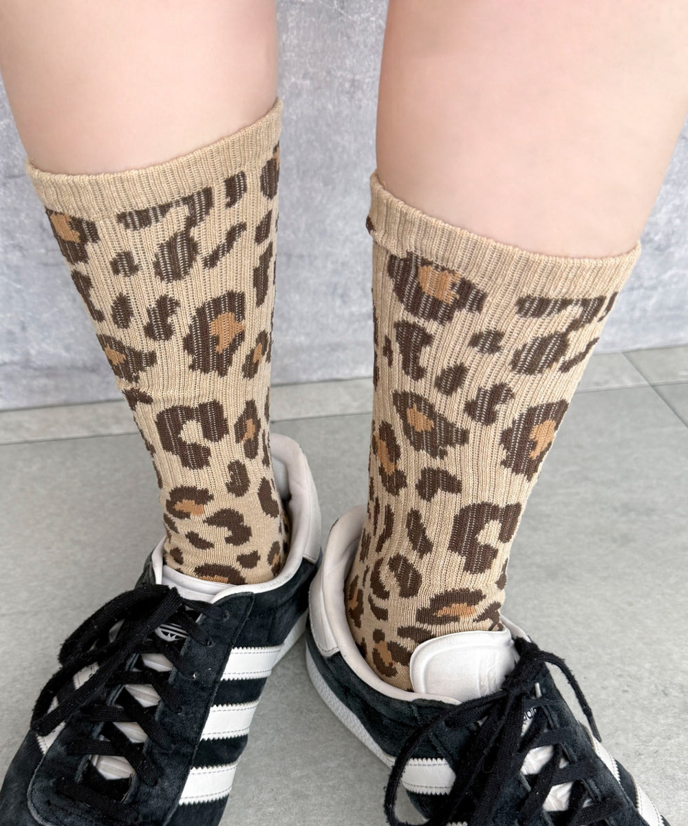 ベージュ