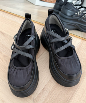 ブラック