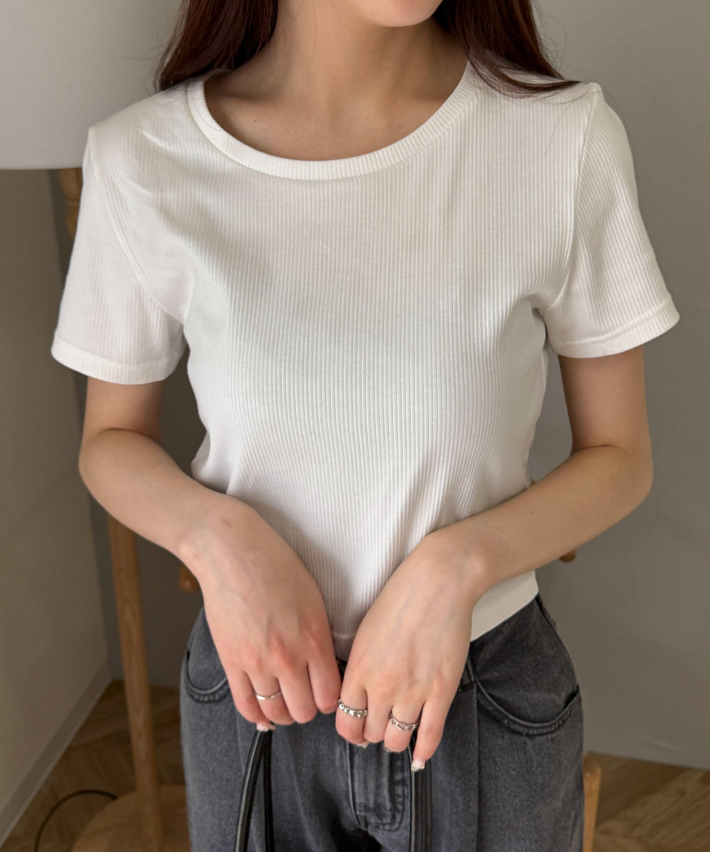 オフホワイト　モデル:160cm M着用