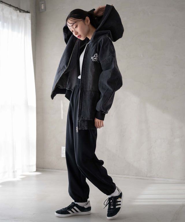 ブラック モデル：161cm F着用