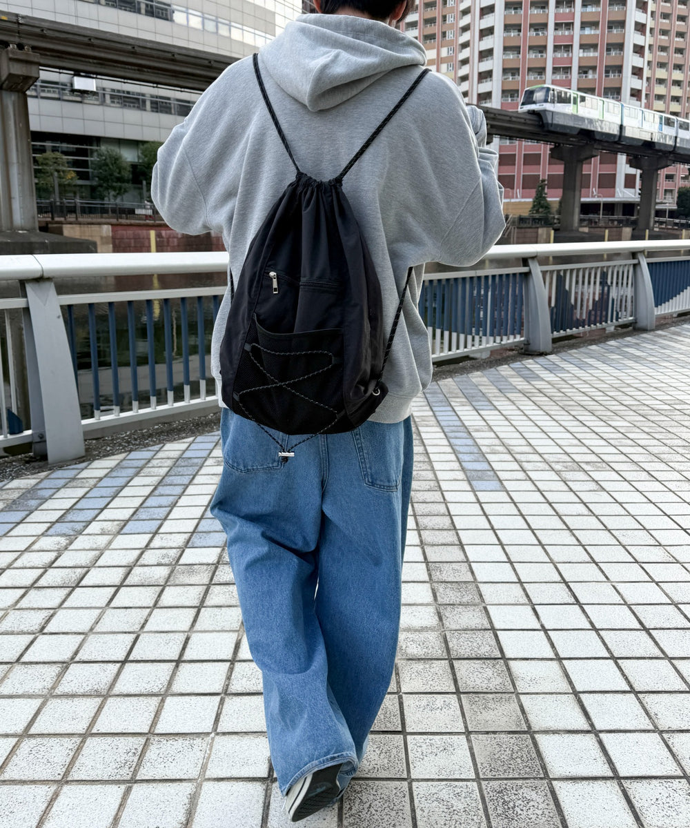 ブラック