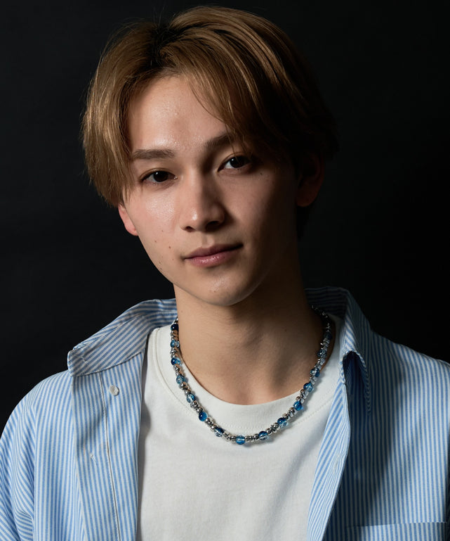 ブルー