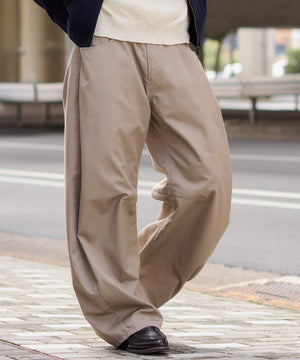 ベージュ モデル：180cm L着用