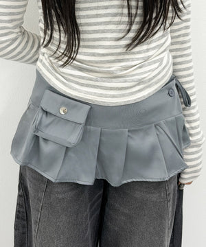 グレー