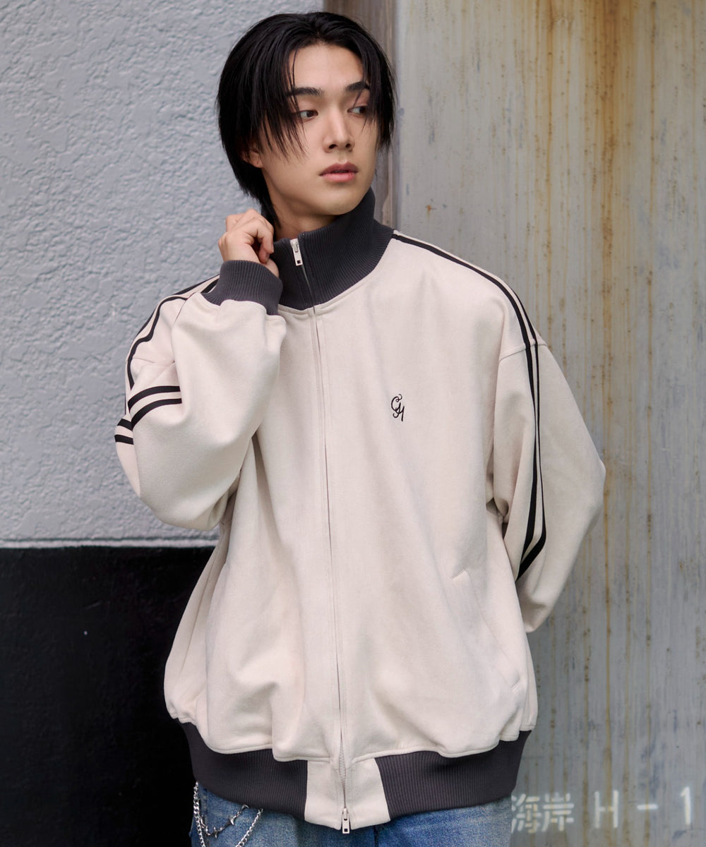 ホワイトアイボリー モデル：175cm L着用