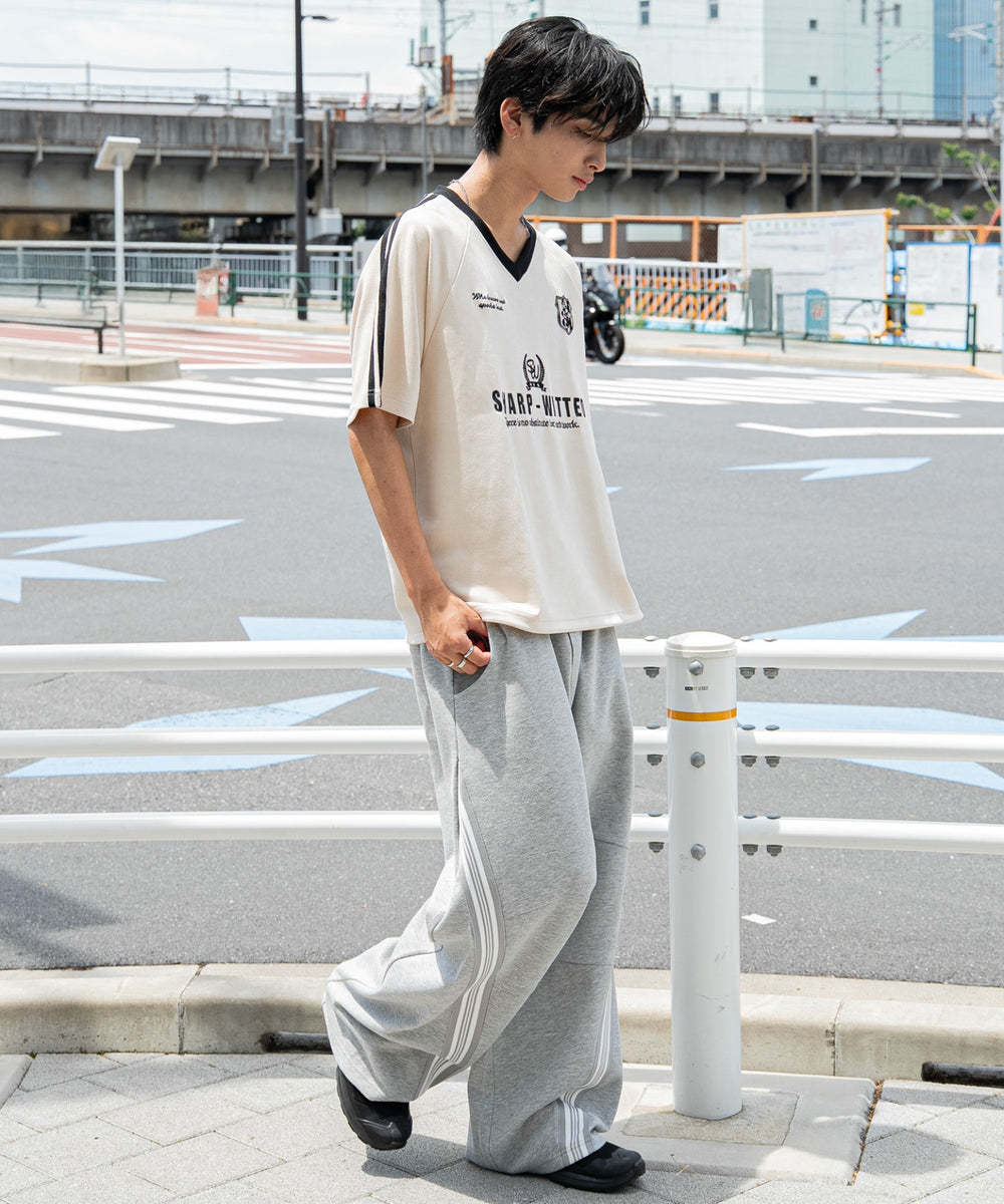 ホワイト モデル：180cm L着用